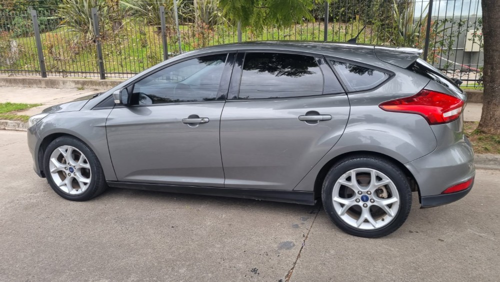Ford Focus Se Plus Aut Cuero-Techo 5 Pts — foto 5